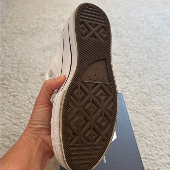 Converse White Low-Top Sneakers - Picture 7 of 8